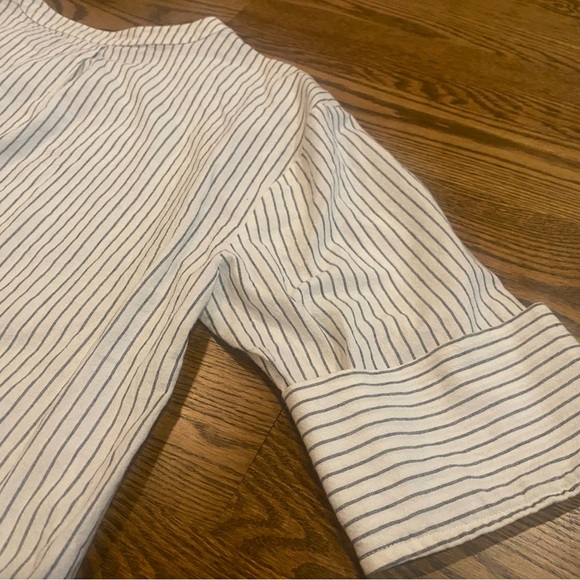 Umgee Tunic Top Frayed Women’s Size Small - White with Light Blue Stripe - Picture 6 of 14